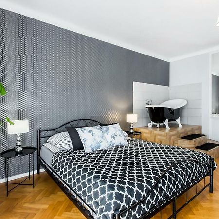 Clicktheflat Apartment Chmielna 7 Варшава Екстериор снимка