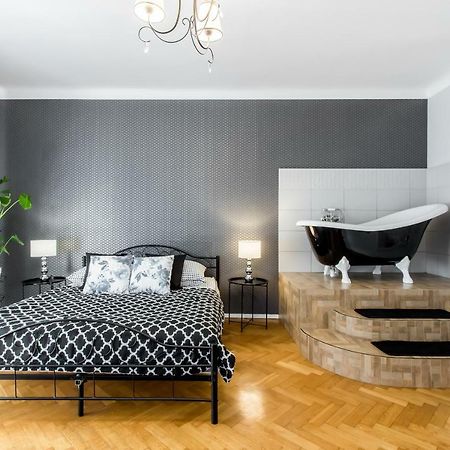 Clicktheflat Apartment Chmielna 7 Варшава Екстериор снимка
