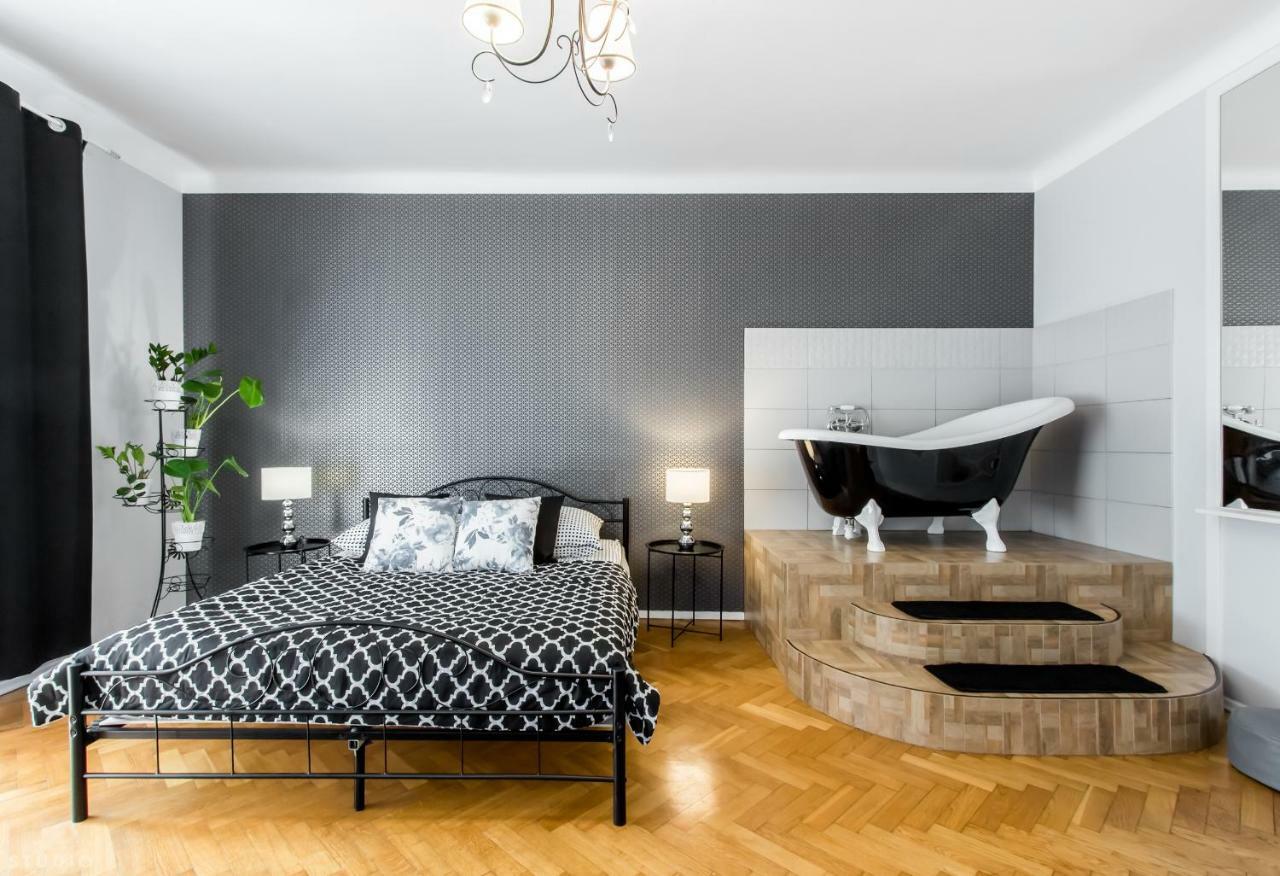 Clicktheflat Apartment Chmielna 7 Варшава Екстериор снимка