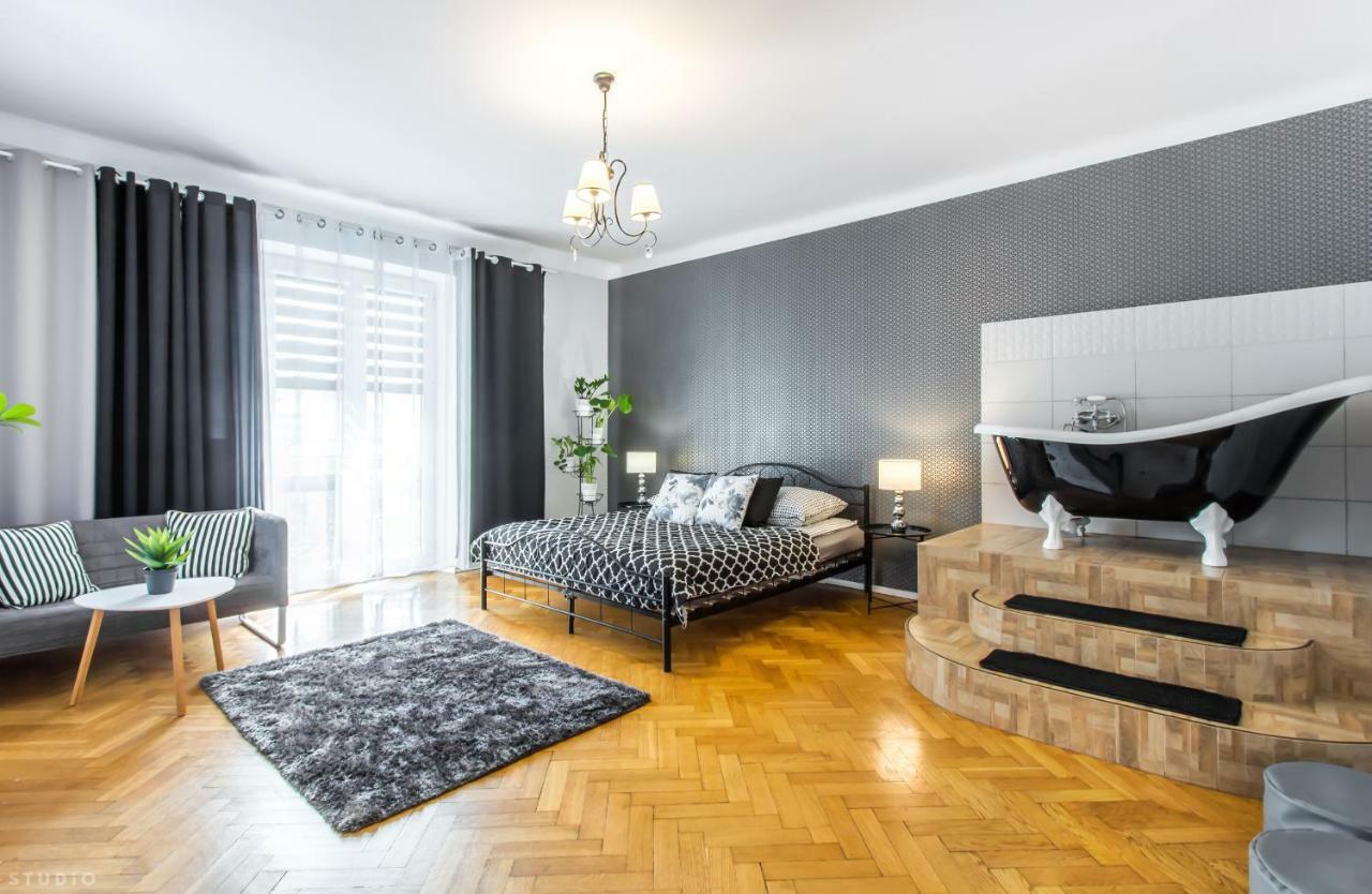 Clicktheflat Apartment Chmielna 7 Варшава Екстериор снимка